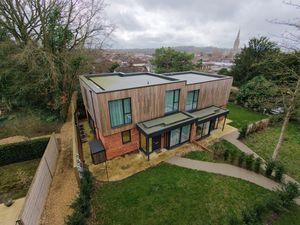 Photo 31- click for photo gallery